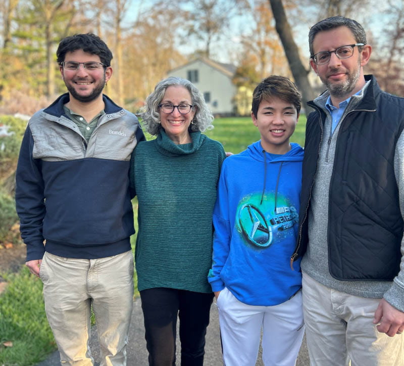 Stuart Katz with his wife and children. From left: Zach, Marni, Ben and Stuart. (Photo courtesy of Stuart Katz)