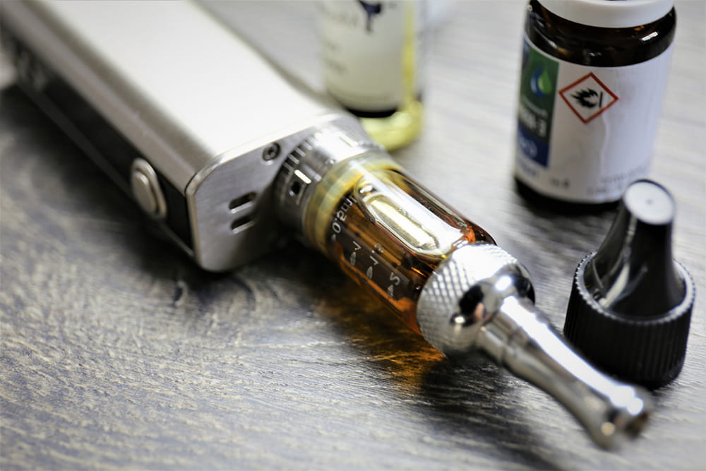 e-cigarette and vape oil