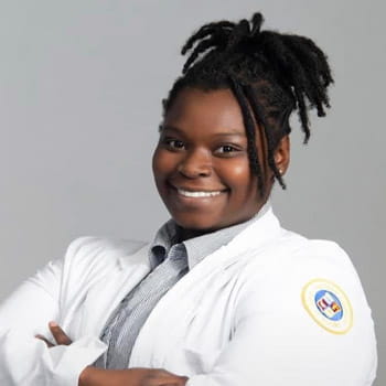 Headshot of Geralyn Young