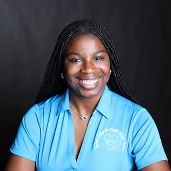 Headshot of Kiera Metz