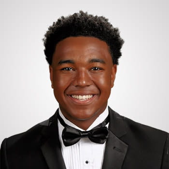 Headshot of Zachary Kelly