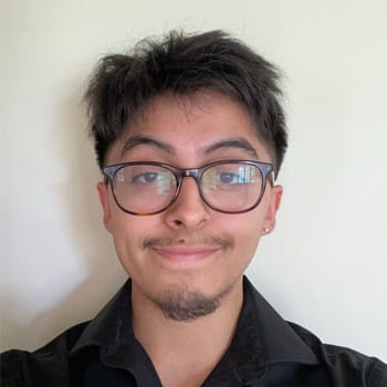 Headshot of Andrew Velarde