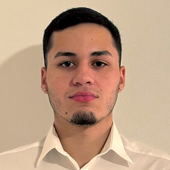 Headshot of Carlos Del Valle Lopez