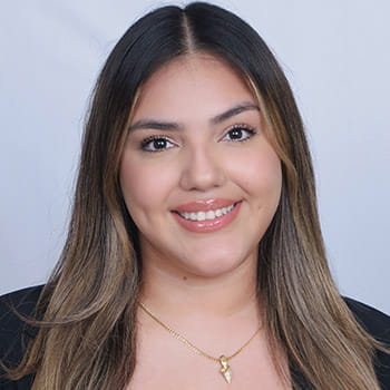 Headshot of Katherine Saravia