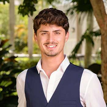 Headshot of Sandy Del Sol Santana