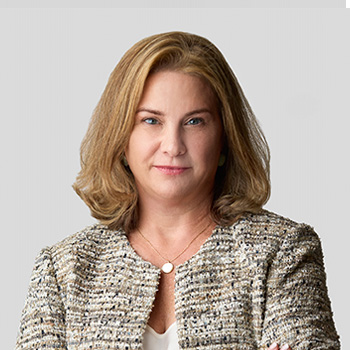 Professional headshot of Tracy Warren