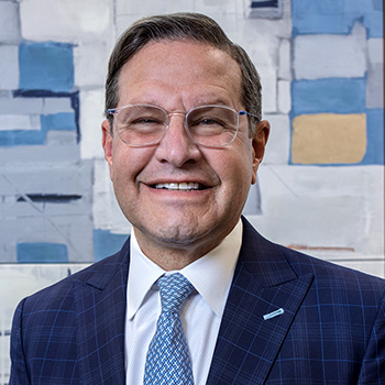 Head shot of Neil Meltzer